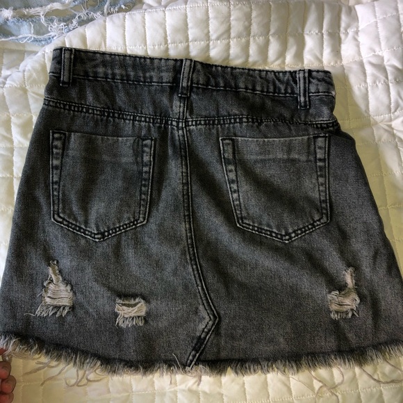 cutest grey denim skirt!! - Picture 2 of 3